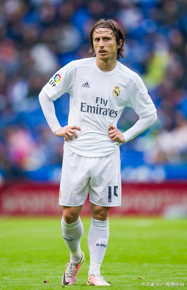 战三镇替补出场，依木兰完成山东泰山一线队首秀