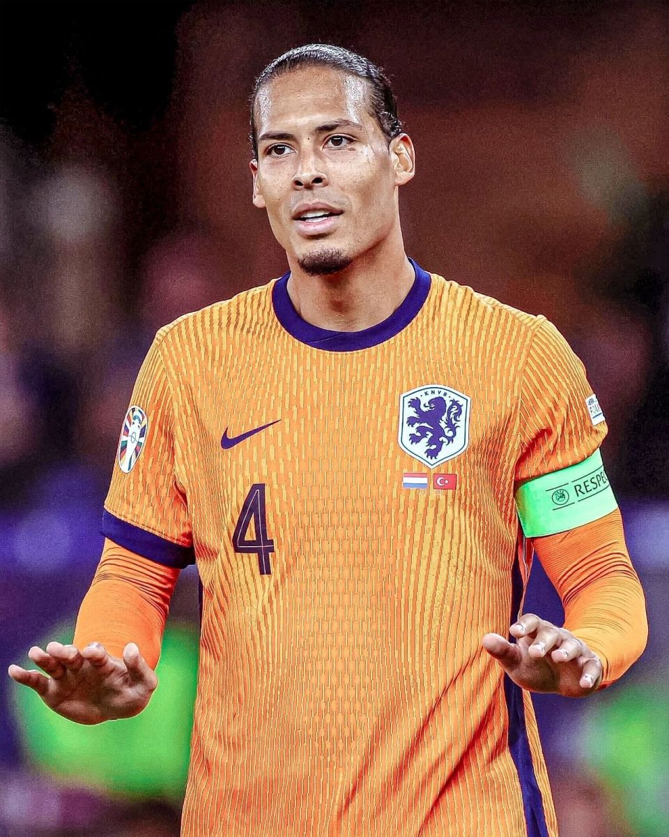 由于伤病与 由于伤病与