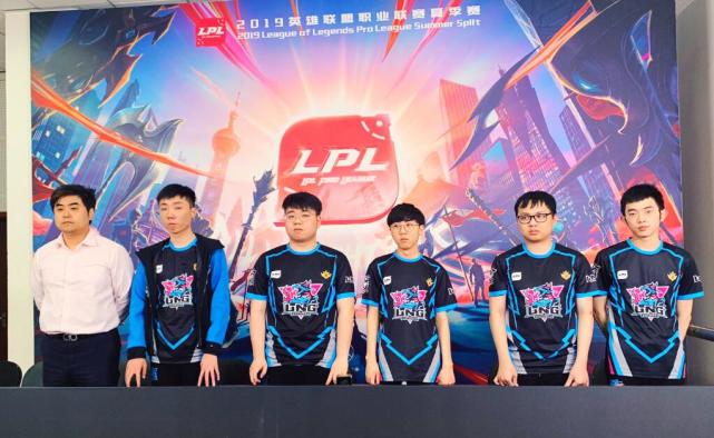 和深厚的红 和深厚的红