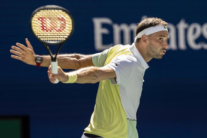 他不仅在比 他不仅在比